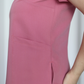 Detaliu buzunare laterale si material stretch la bluza medicala Vera.