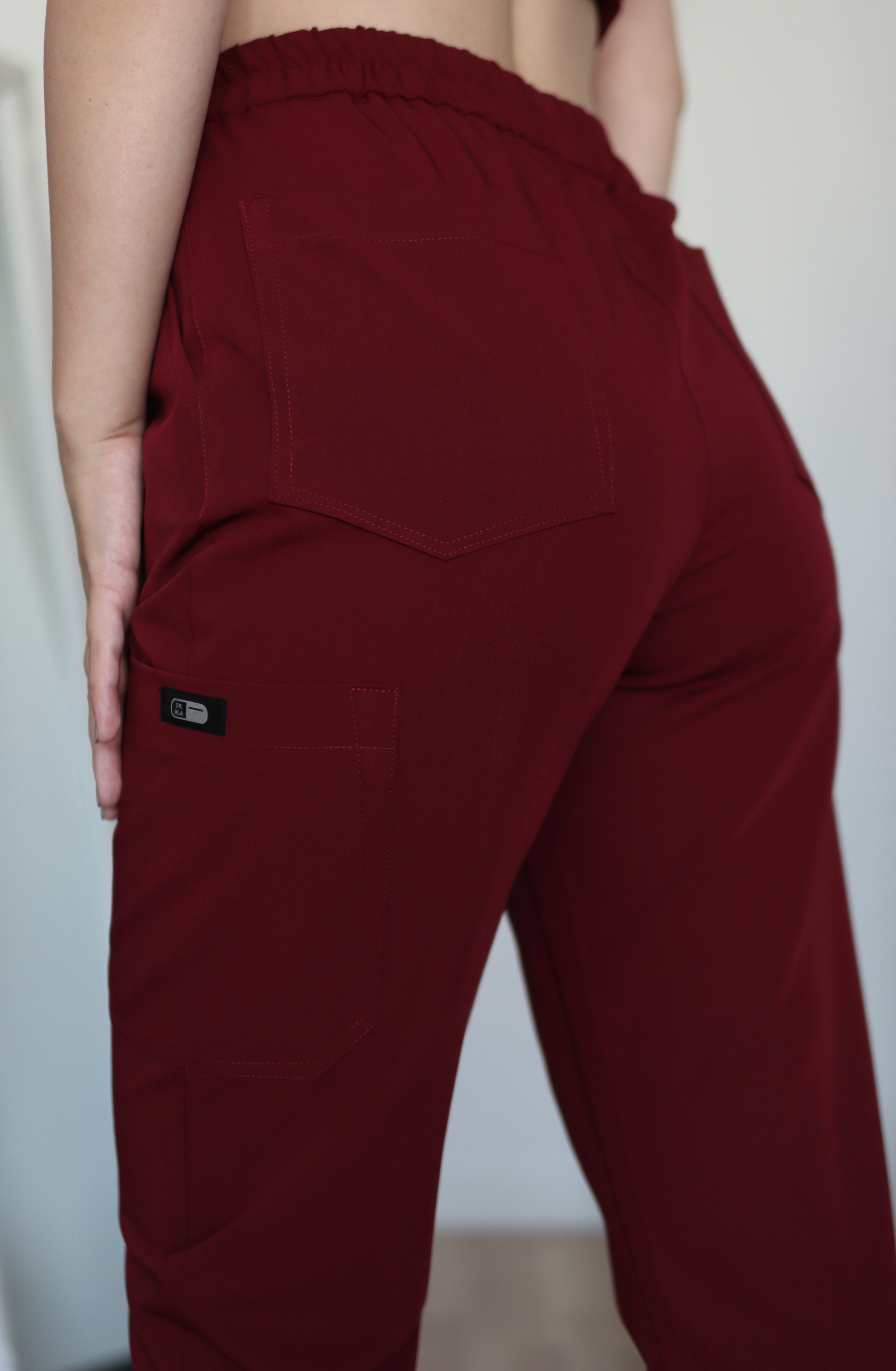 Pantaloni medicali elastici slim talie inalta