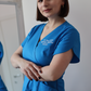 Bluza medicala eleganta Daisy culoarea albastru cu maneca tip lalea.