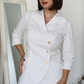 Halat medical elegant Layla de dama, croi cambrat si nasturi metalizati, DR. BLA SCRUBS.
