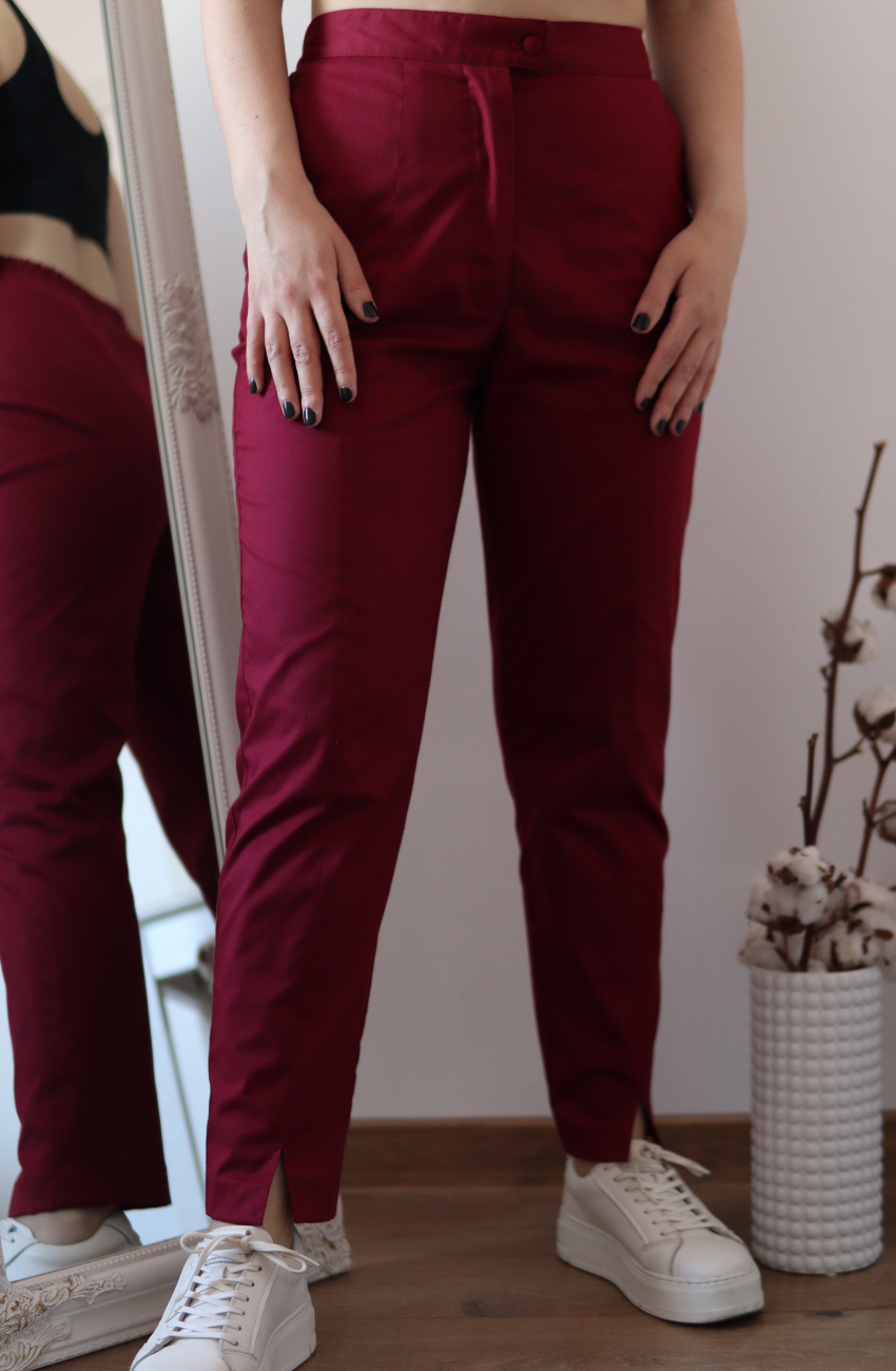 Pantaloni medicali damă model elegant cu fermoar și talie înaltă, culoare bordo, DR. BLA SCRUBS.
