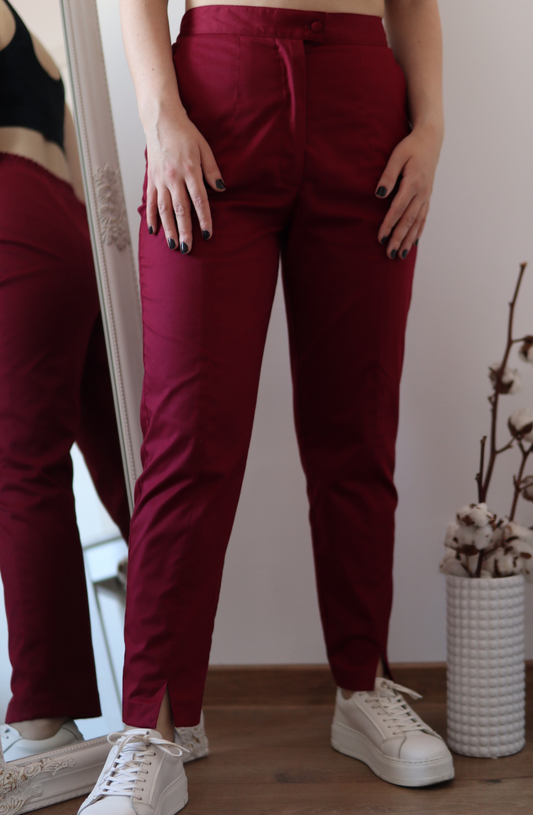 Pantaloni medicali damă model elegant cu fermoar și talie înaltă, culoare bordo, DR. BLA SCRUBS.