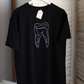 Tricou din bumbac dens 240g cu broderie tematică medicală, realizat în atelierul DR. BLA SCRUBS.