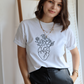 Tricou bumbac premium alb model Basic cu mâneci îndoite și broderie medicală, DR. BLA SCRUBS.